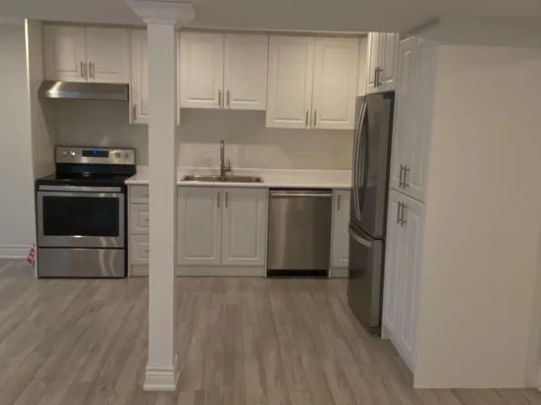65 Ruffle Ln, Richmond Hill, ON L4E 0W3