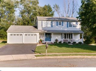 6 Scobey Ct, Hamilton, NJ 08690