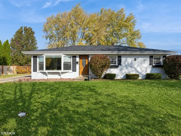 1706 W Myrtle Dr, Mount Prospect, IL 60056