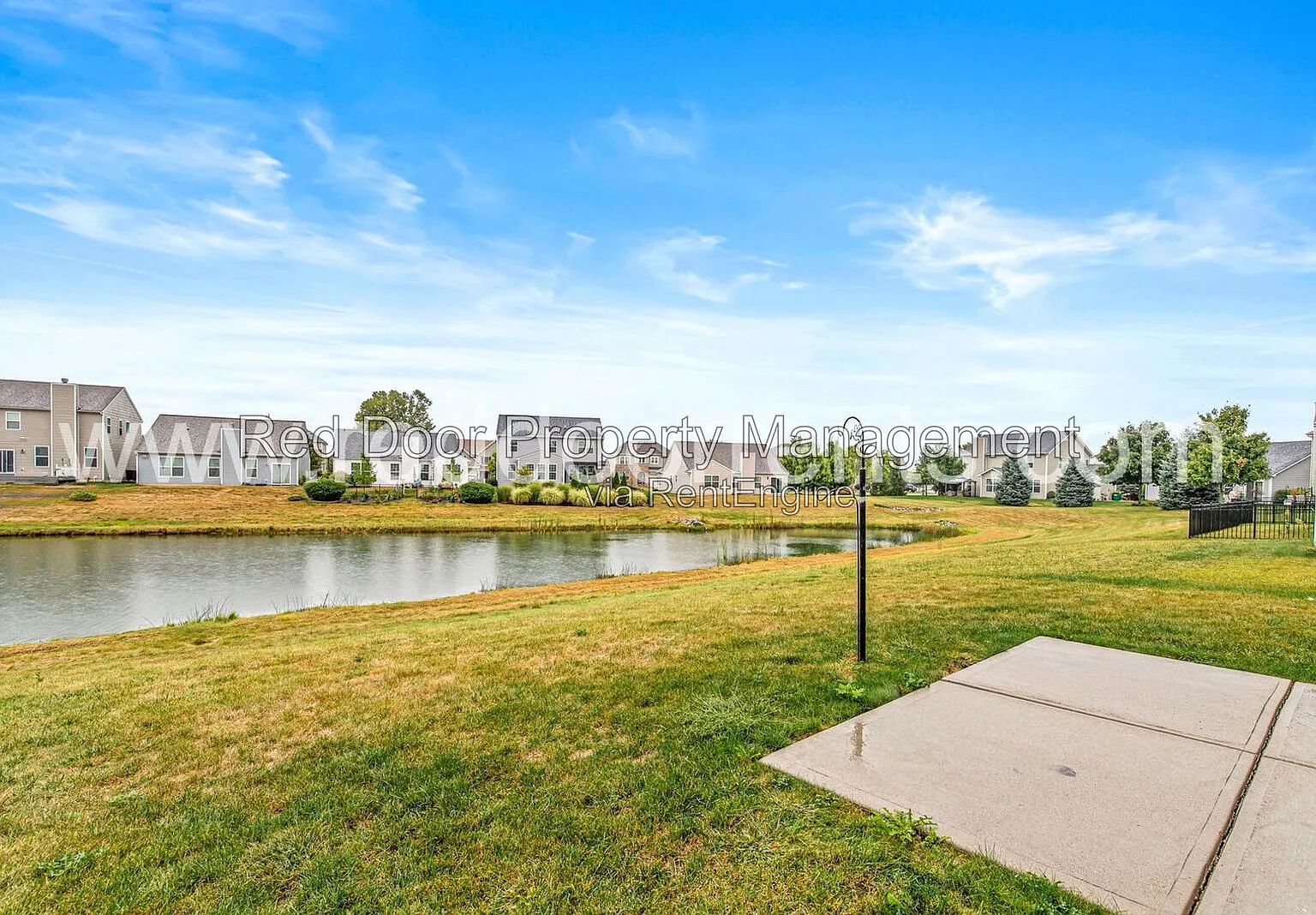3 bed, 2.5 bath, 2130 sqft, $2,300 — Photo 3