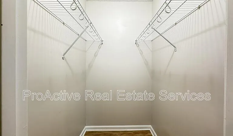 5568 Annandale Dr — Photo 17