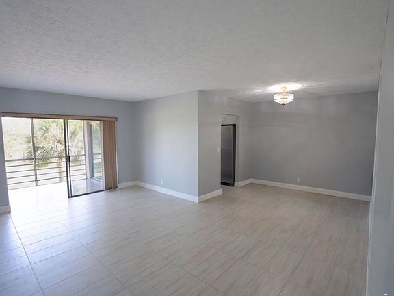 5th image of 8002 Lagos De Campo Boulevard #B306