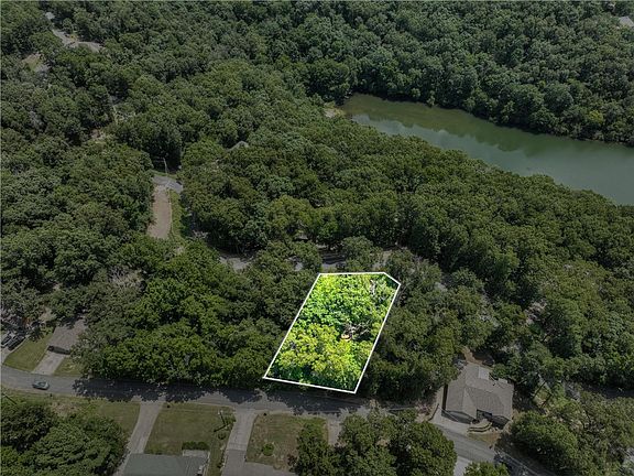 2nd image of 7 Bosworth Cir #7