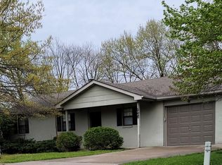 2002 Bridgewater Dr, Columbia, MO 65202