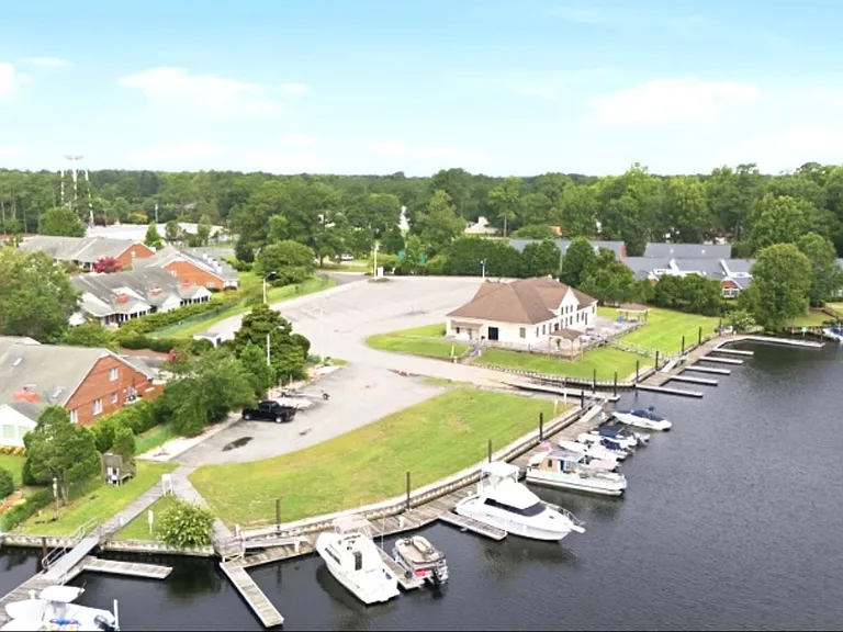 141 Quarterdeck Townes — Photo 4