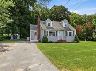 82 Central St, Andover, MA 01810