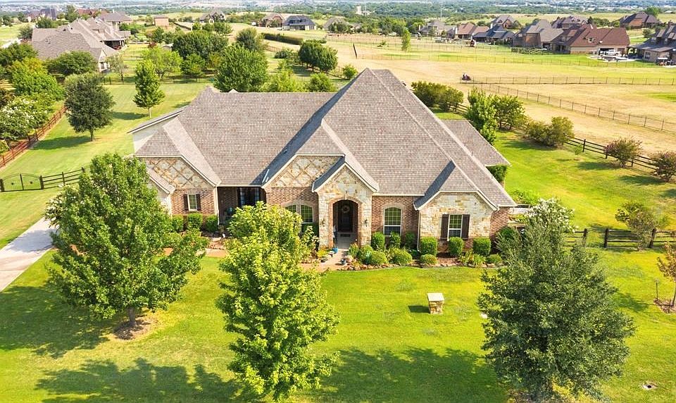 1st image of 1215 Ruby Lea Ln