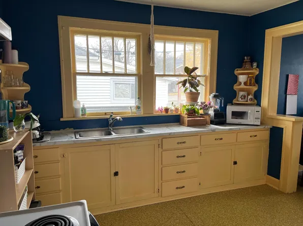 808 S Rogers St #B, Bloomington, IN 47403