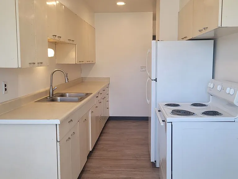 821 Cannon Ln — Photo 5