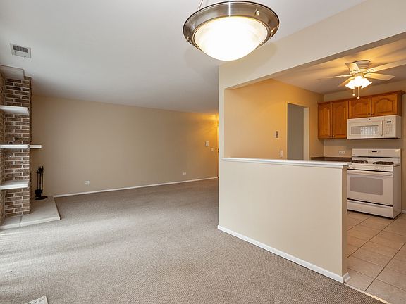 5th image of 369 Ferndale Ct APT B2