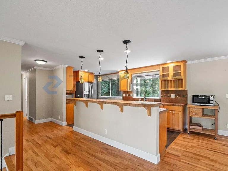 1913 162nd Ave NE — Photo 4