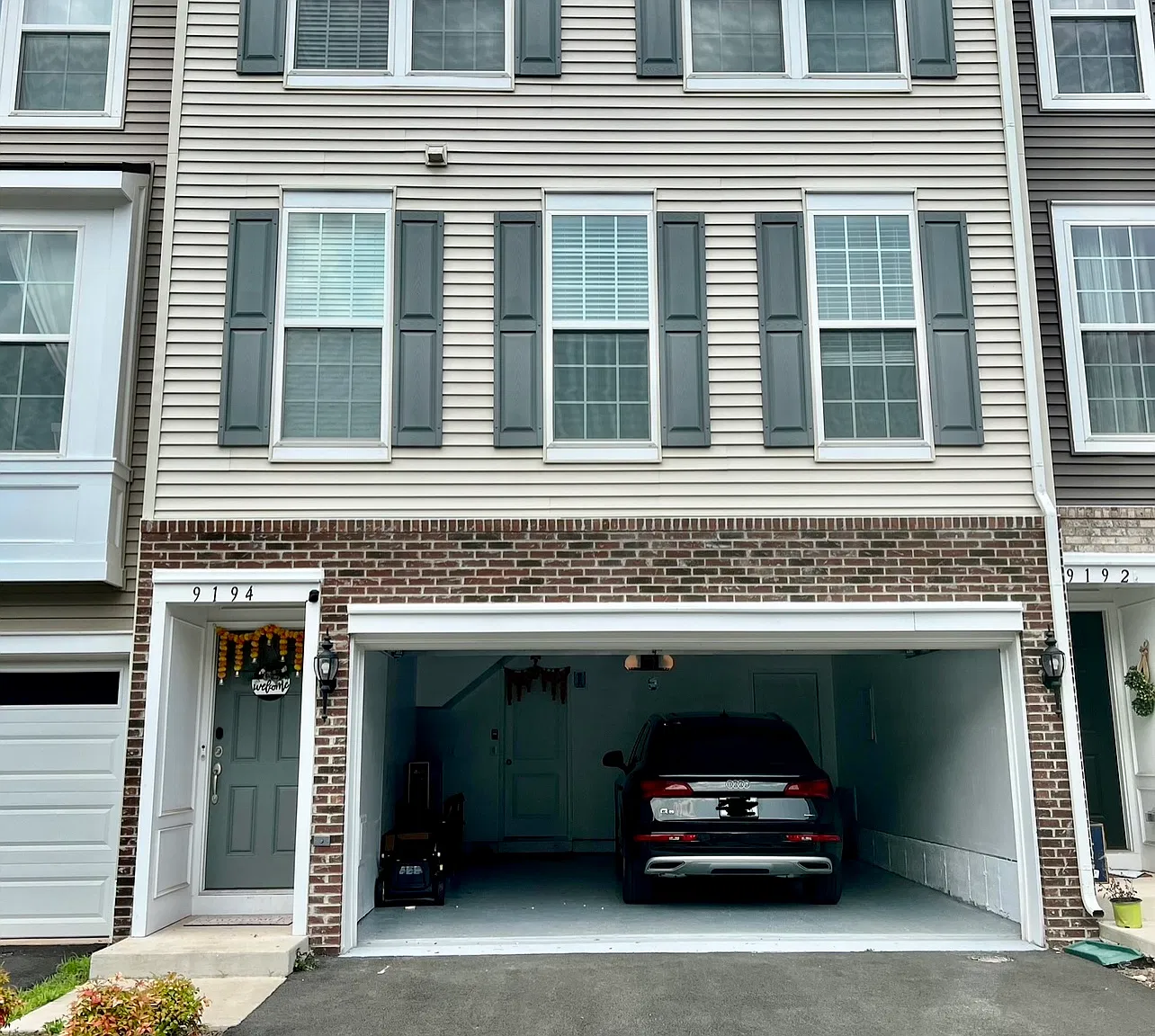 3 bed, 2.5 bath, 2200 sqft, $3,100 — Photo 1