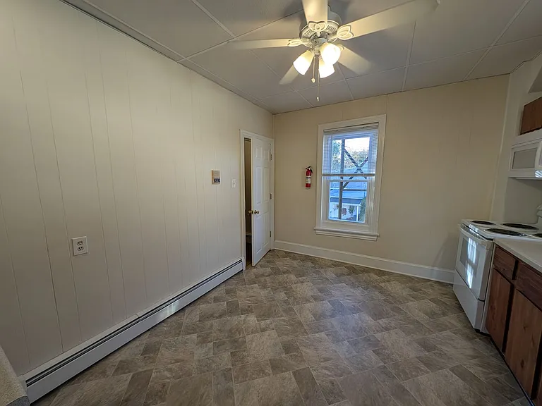 727 Glasgow St — Photo 5