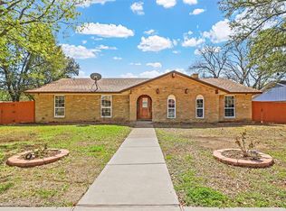 2142 Huntington Dr, Grand Prairie, TX 75051