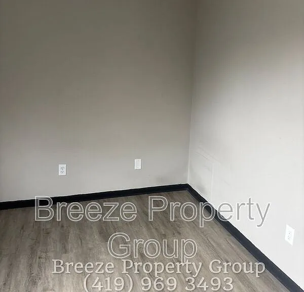 2983 Megan Cir — Photo 17