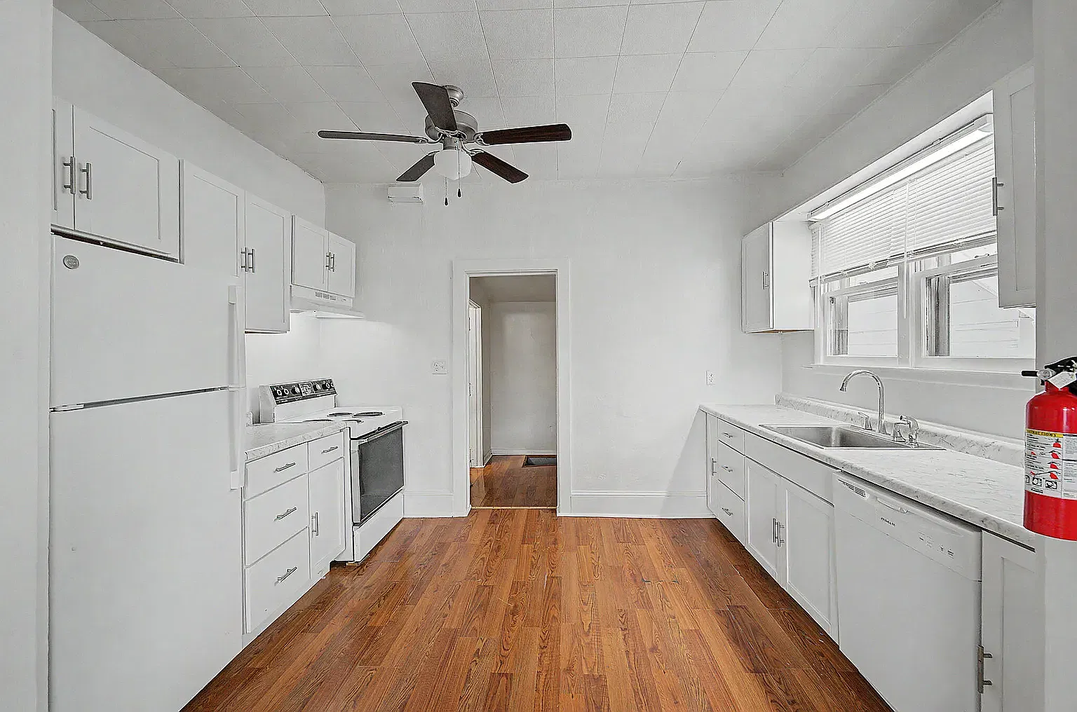 4 bed, 1800 sqft, $2,000 — Photo 4