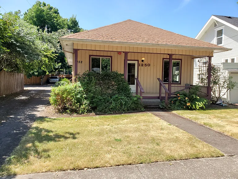 1250 NW Van Buren Ave — Photo 1