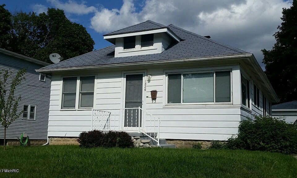 1st image of 1326 Diamond Ave NE