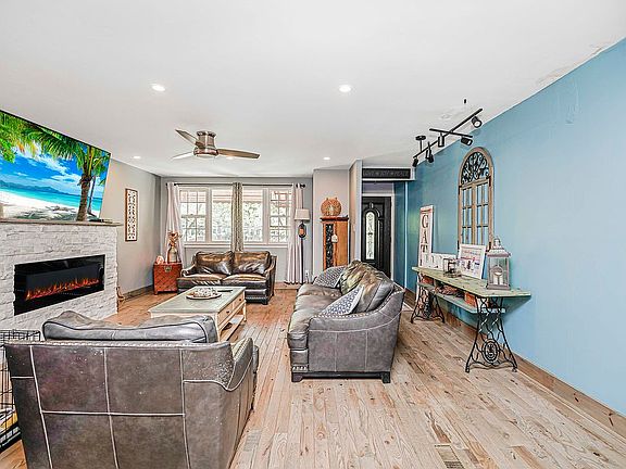 5th image of 2701 Mill Ave #1