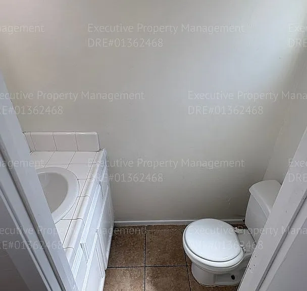 1405 Pacific St — Photo 12