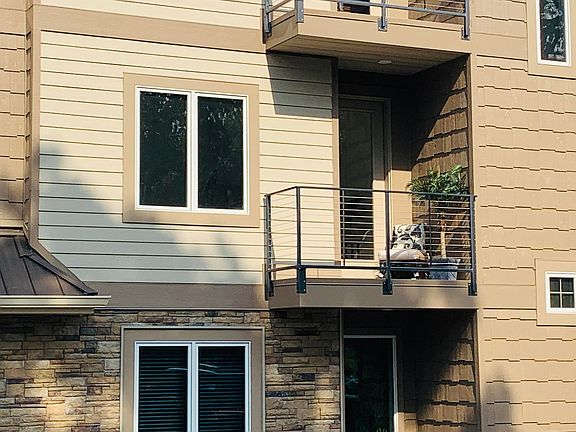 4th image of 1112 Gordon Dr