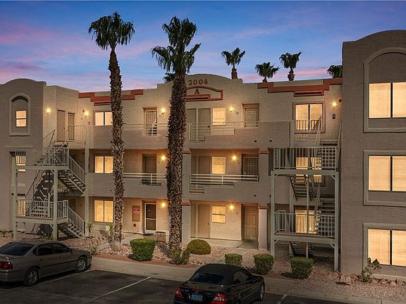 2nd image of 2004 Mesquite Ln APT 303
