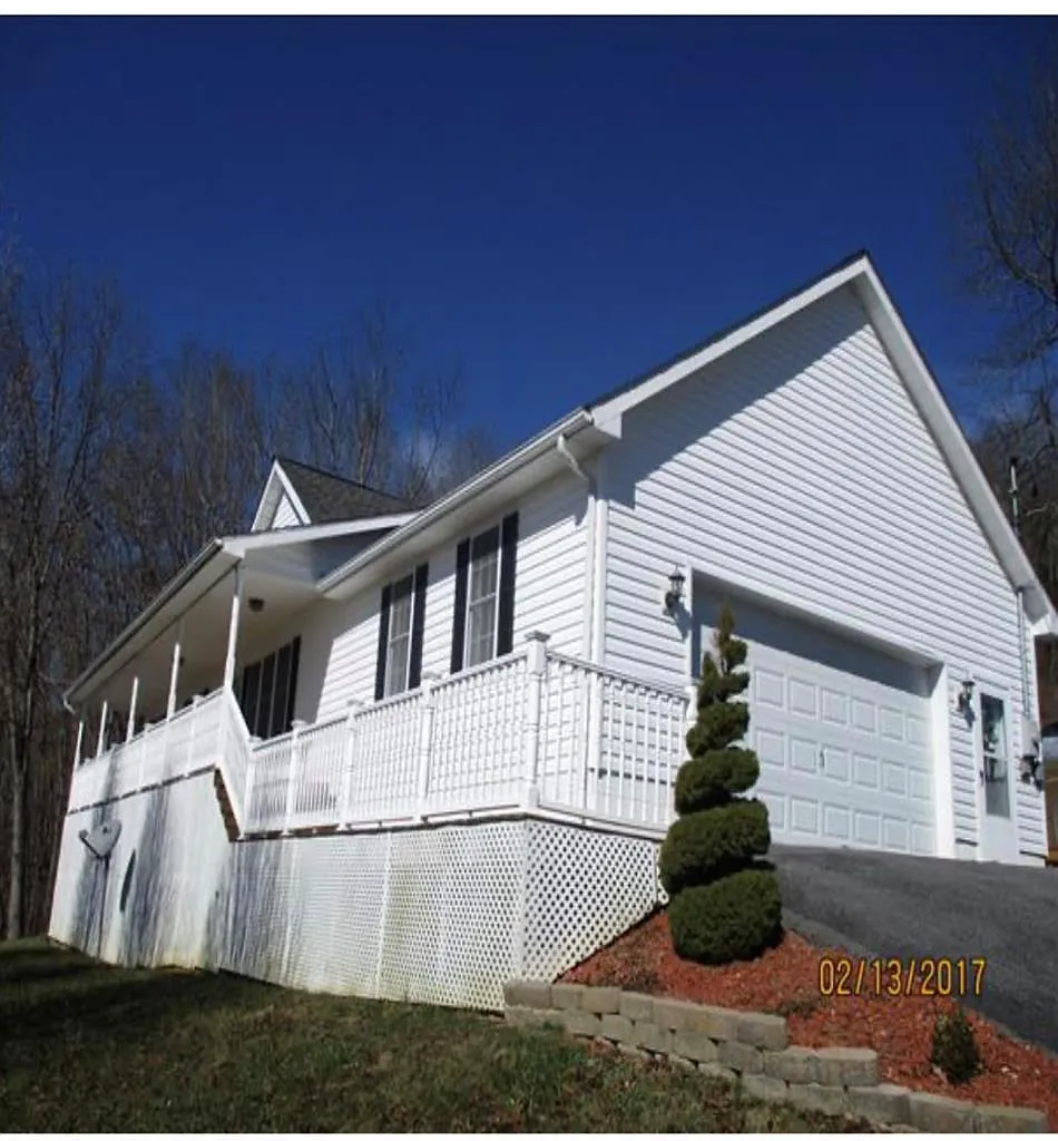 312 Bower Ave photo 1