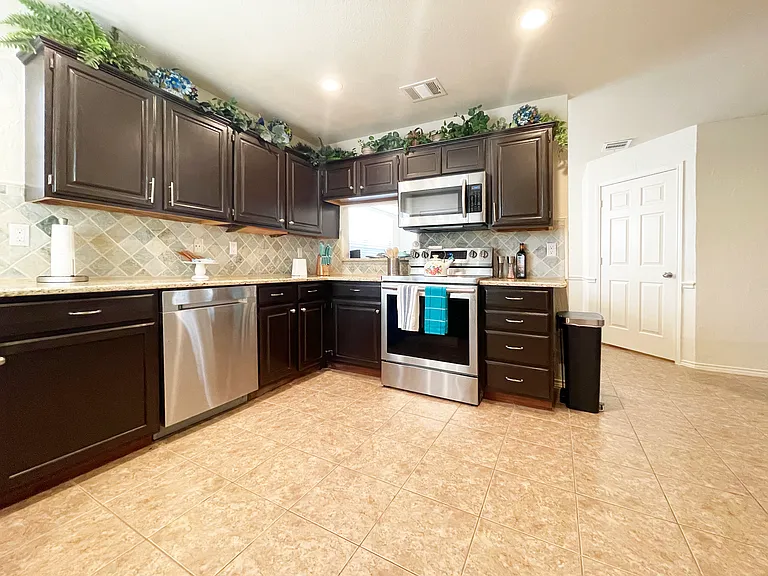 619 Lakewood Dr — Photo 7