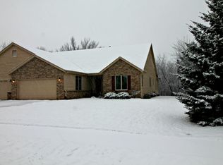 1502 S Silverbrook Dr, West Bend, WI 53095