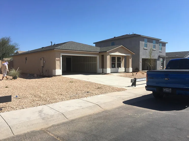 112 W Watson Pl — Photo 1