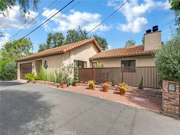4322 Rosario Rd, Woodland Hills, CA 91364