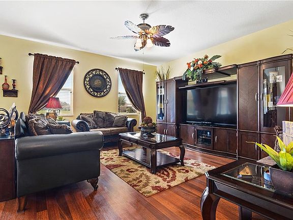 2nd image of 808 Fern Leaf Dr