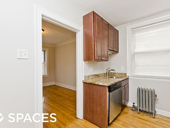 2nd image of 4623 N Lincoln Ave APT 3