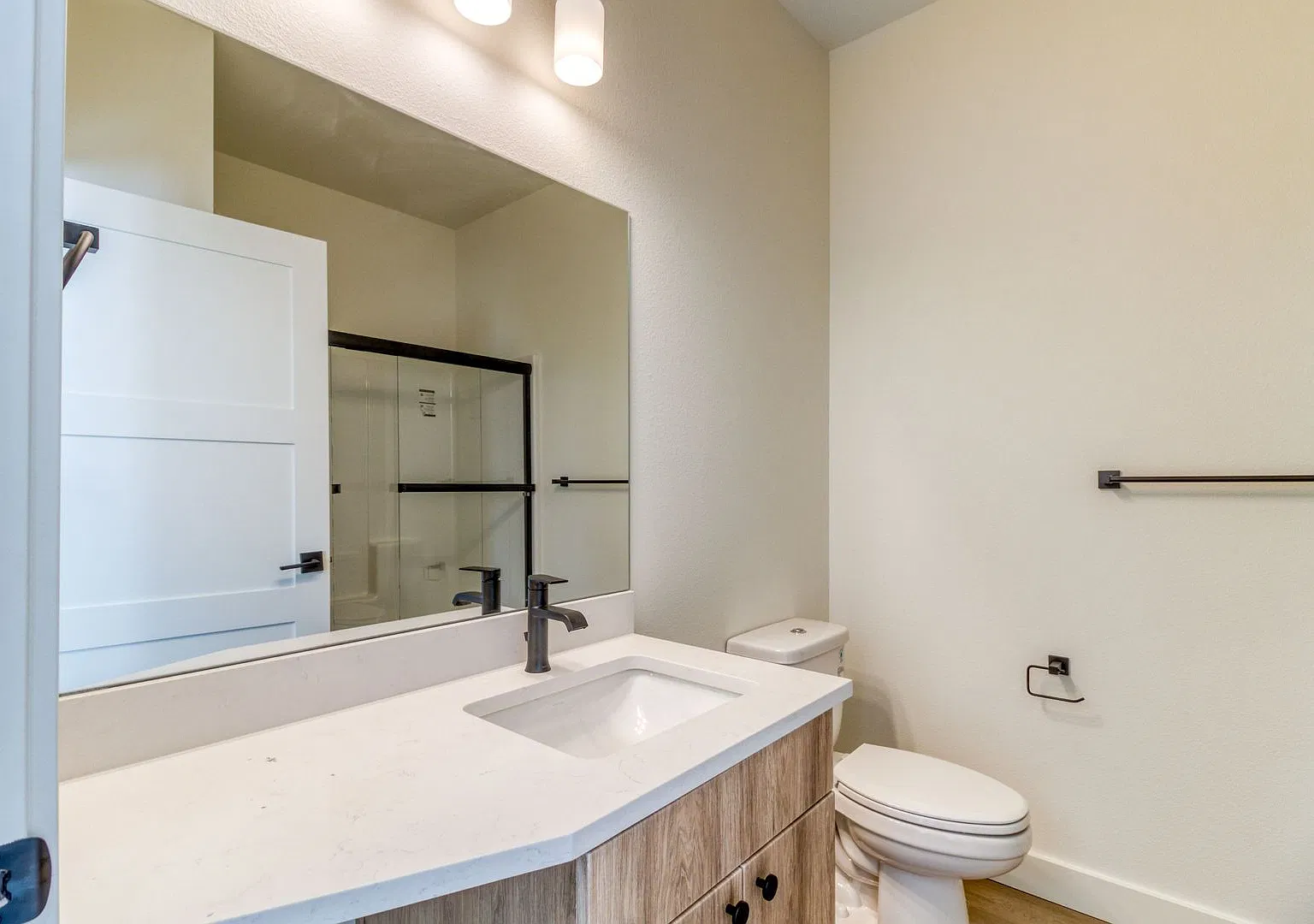 Luxury Apartment in La Pine! — Photo 4