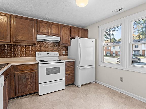 2nd image of 528 Chanticlar Ct