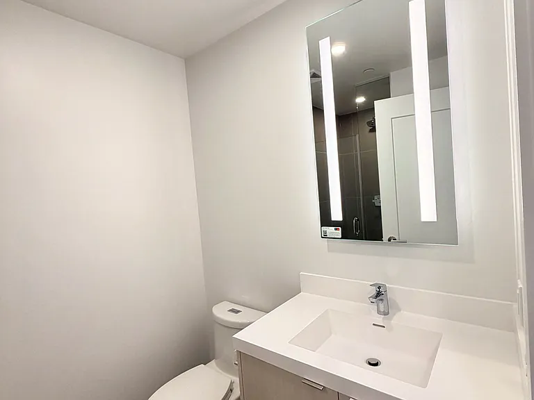 60 Central Park Dr #Penthouse 02 — Photo 13