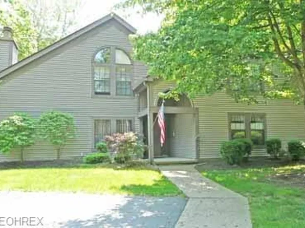 1293 Redtail Hawk Dr #3, Youngstown, OH 44512