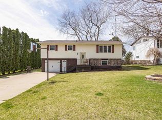 907 School St, Cuba City, WI 53807