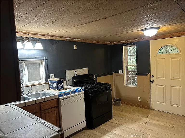 14745 Del Oro Dr — Photo 14