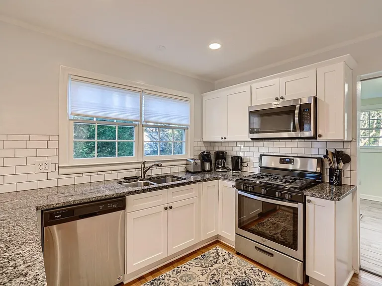 1149 Vista Trl NE — Photo 10