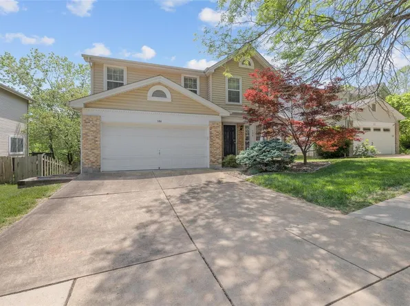 564 Elm Crossing Ct, Ballwin, MO 63021