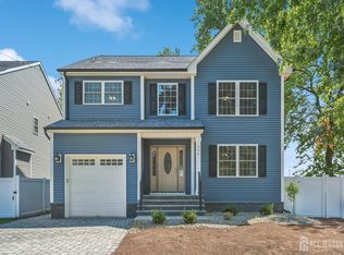 536 Drake Ave, Middlesex, NJ 08846