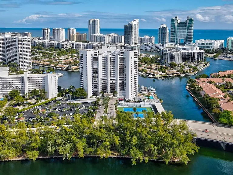 300 Three Islands Blvd #Penthouse 3A — Photo 39