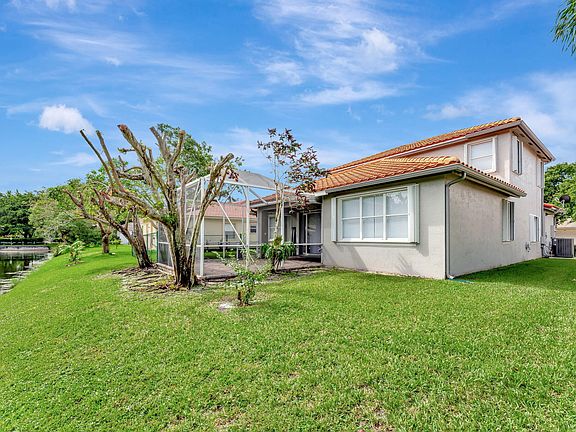 4th image of 4841 NW 58th Avenue