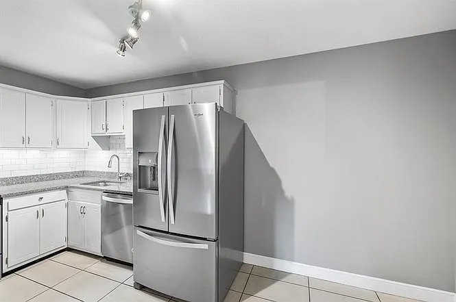 11 Cogswell Ave #16 — Photo 5