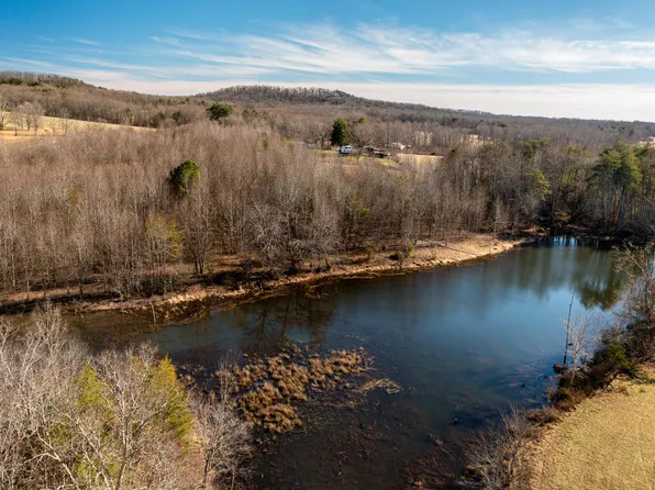 805 Joe Groves Rd, Pikeville, TN 37367