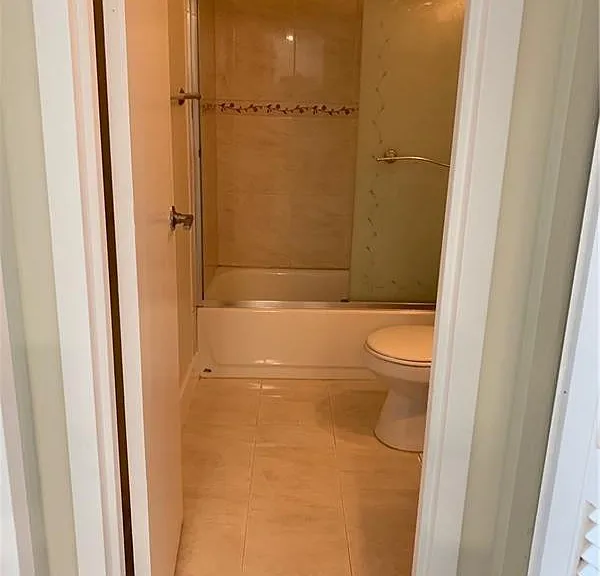 250 Jacaranda Dr #203 — Photo 9