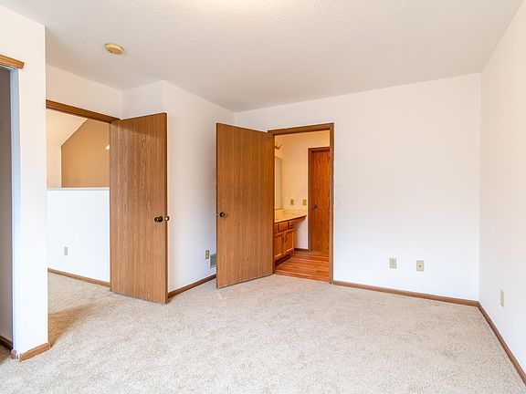 5th image of 4971 Meadow Run Dr