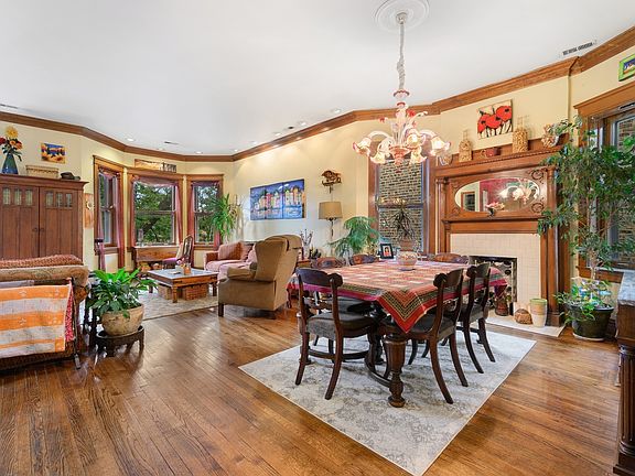 5th image of 3752 N Sheffield Ave #3S