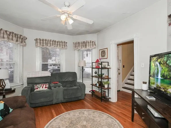 72 Boutelle St, Leominster, MA 01453